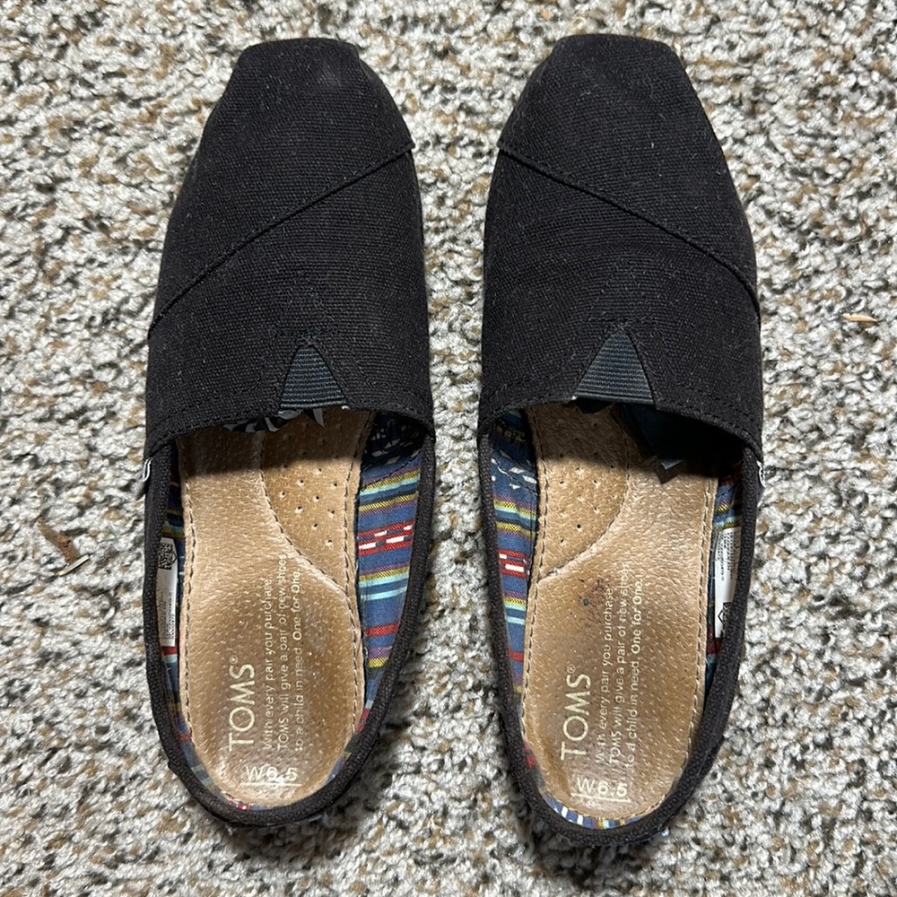 Toms Black Alpargata Canvas Size: 6.5 in Good Condition